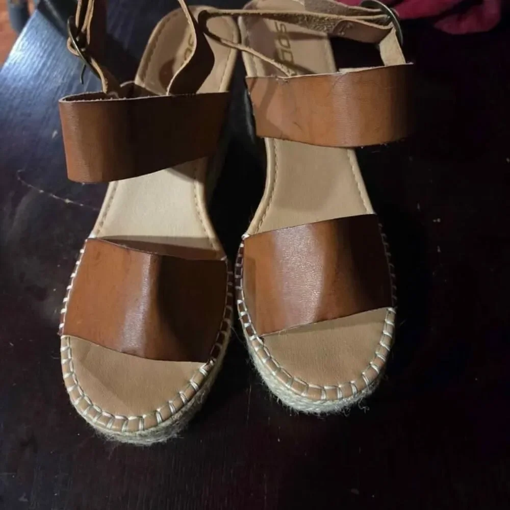 Soho Women's Tan and Brown Espadrilles